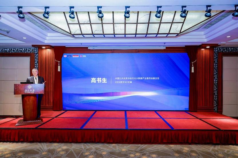 桌子上的电脑萤幕

低可信度描述已自动生成